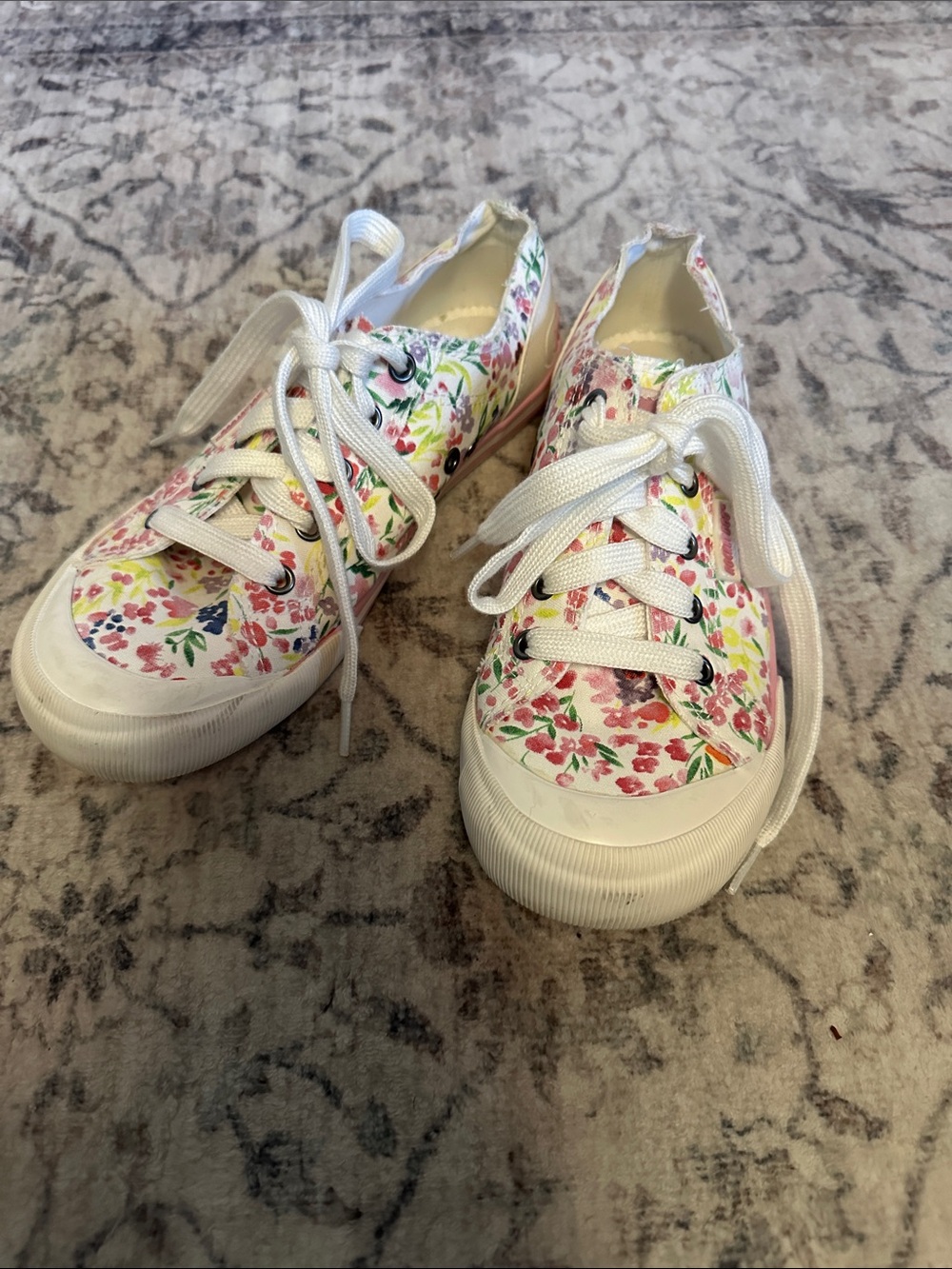 Rocket Dog Women's Floral Canvas Sneakers in White and Pink
